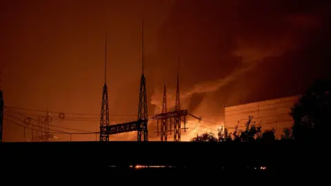 Intensified Russian Attacks Leave Kyiv in Darkness