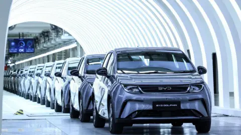 America's Electric Vehicle Dilemma: A Race Without a Strategy