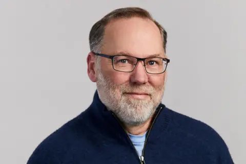Nobel Prize Surprise: Scientist's Off-Grid Hike Interrupted by Historic News