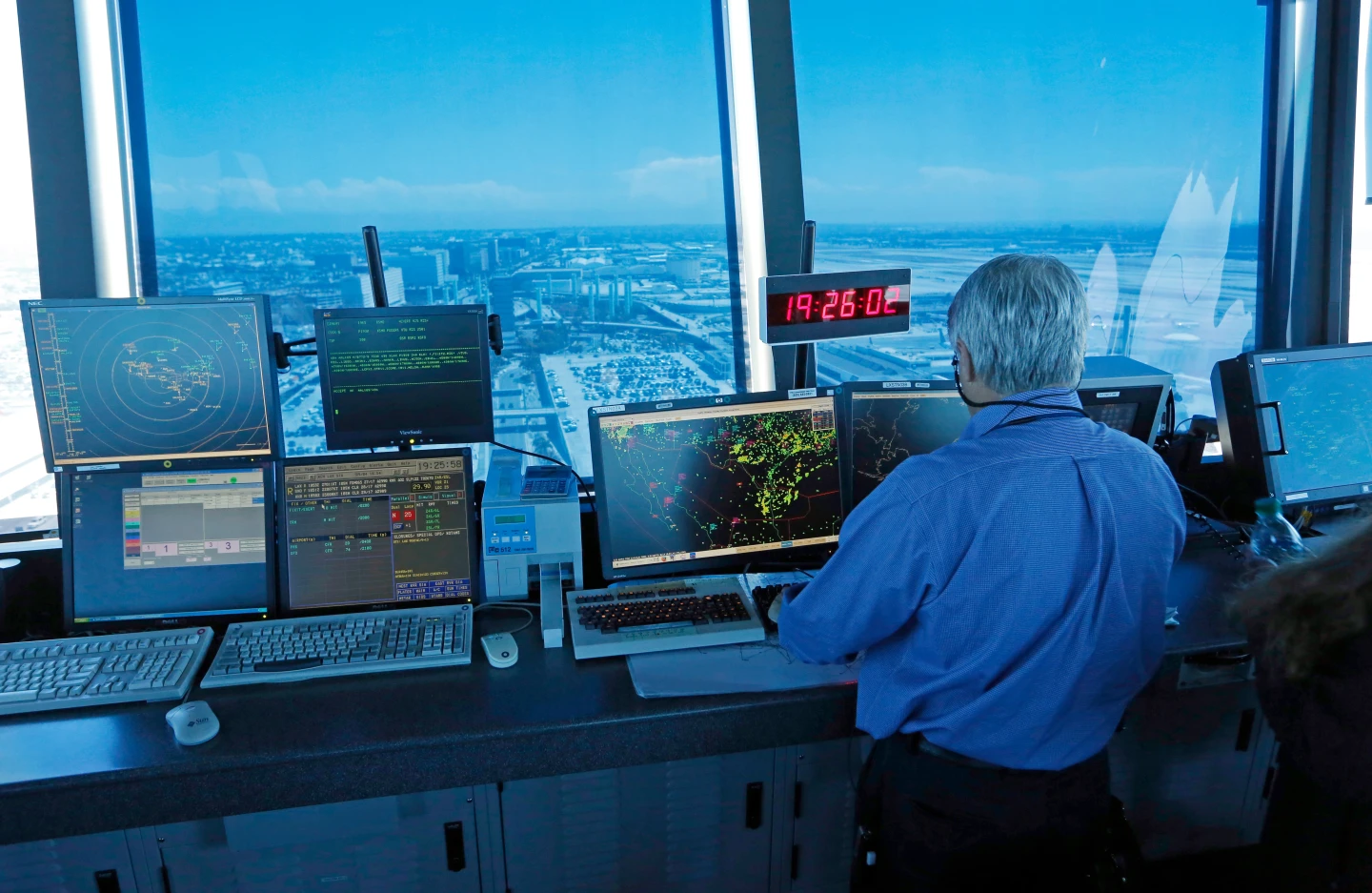 U.S. Government Announces Major Overhaul of Air Traffic Radar Systems