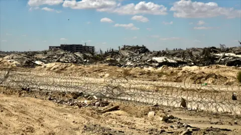 'We're Not Leaving' – Gazans Stand Firm Amidst Israeli Evacuations