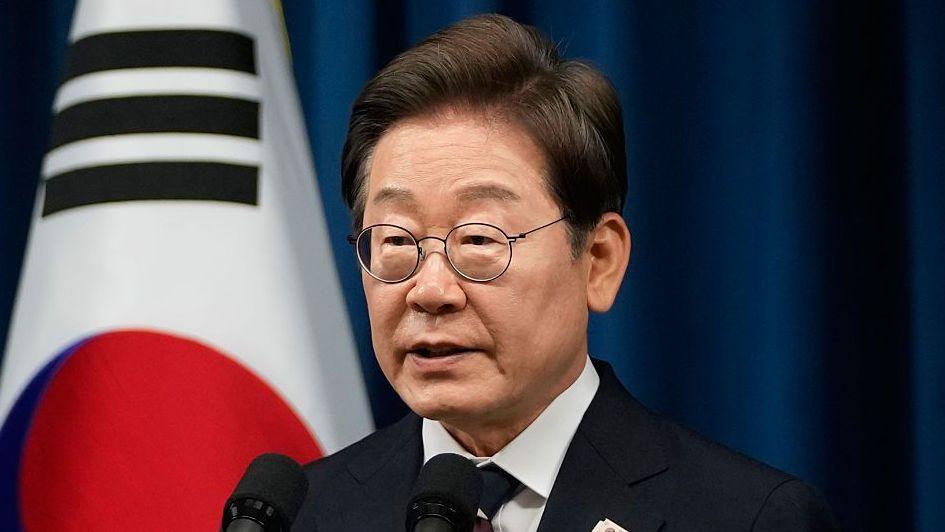 South Korea Recalls Ukrainian Envoy Over Disputed POW Transfer