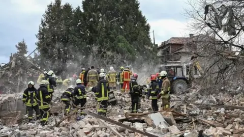 Escalating Conflict: Five Killed in Major Russian Missile Attack on Ukraine
