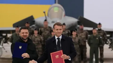 Ukraine Secures Historic Deal for 100 French Rafale Fighter Jets