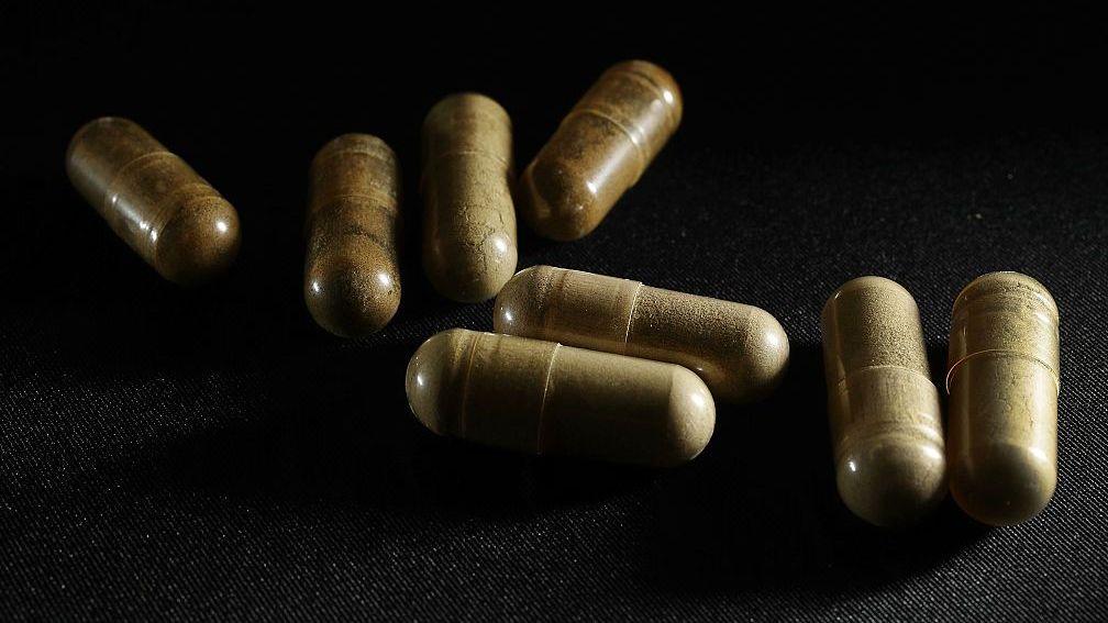 Mississippi Smoke‑Shop Father and Son Arrested Over Student Kratom Deaths