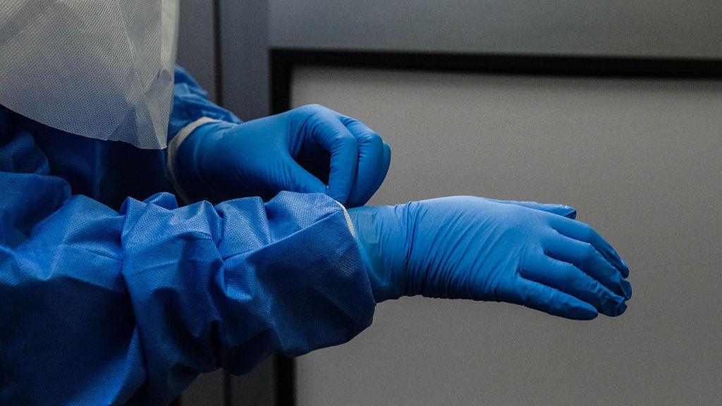 France's First European Ebola Case After Doctor Returns from Congo