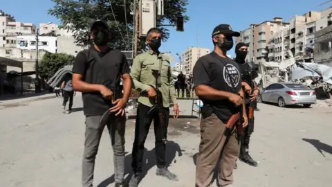 Hamas Mobilizes Forces Amid Rising Internal Tensions in Gaza