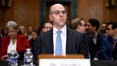 Stephen Miran Confirmed to Fed Board, Set to Influence Key Interest Rate Decisions