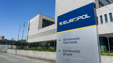 Dutch Teenagers Arrested for Alleged Spying Linked to Russia
