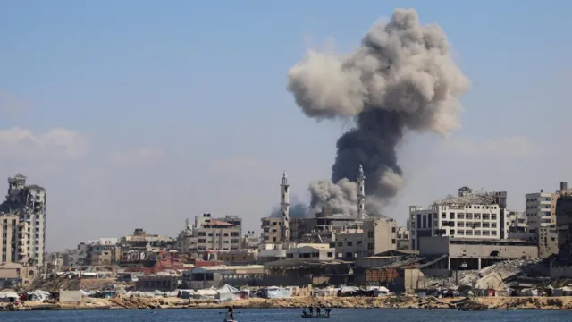 UN Official Describes 'Cataclysmic' Situation in Gaza as Israeli Troops Advance