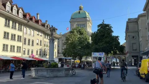 Swiss Citizens Greenlight Electronic Identity Cards in Narrow Vote