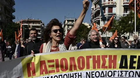 Greece Enacts Controversial Labour Law Permitting 13-Hour Workdays