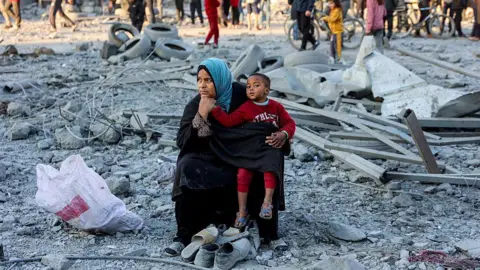 Gaza Residents React as Trump Endorses Hamas' Response to Peace Plan