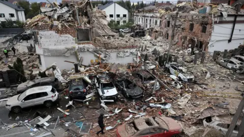 Kyiv Suffers 'Massive Attack' as Russia Strikes Ukrainian Capital