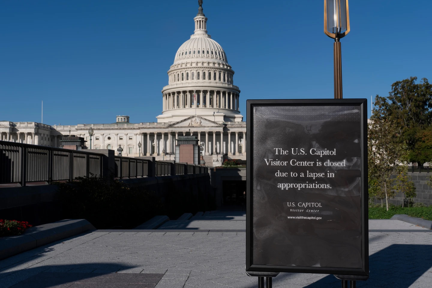 Public Blames Both Parties as Government Shutdown Continues
