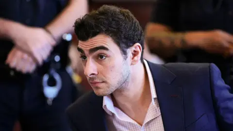 Impersonating Federal Agent: Man Arrested Attempting to Free Alleged Murderer