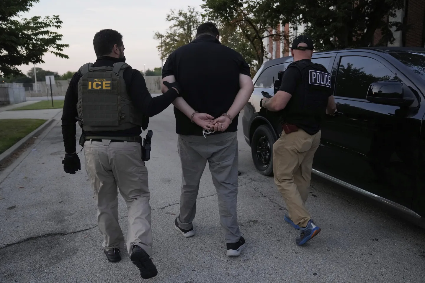 ICE Operation 'Midway Blitz' Targets Immigrants in Chicago