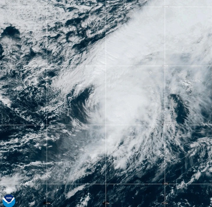Hurricane Gabrielle Intensifies: Threat to Azores with Heavy Rain and High Winds