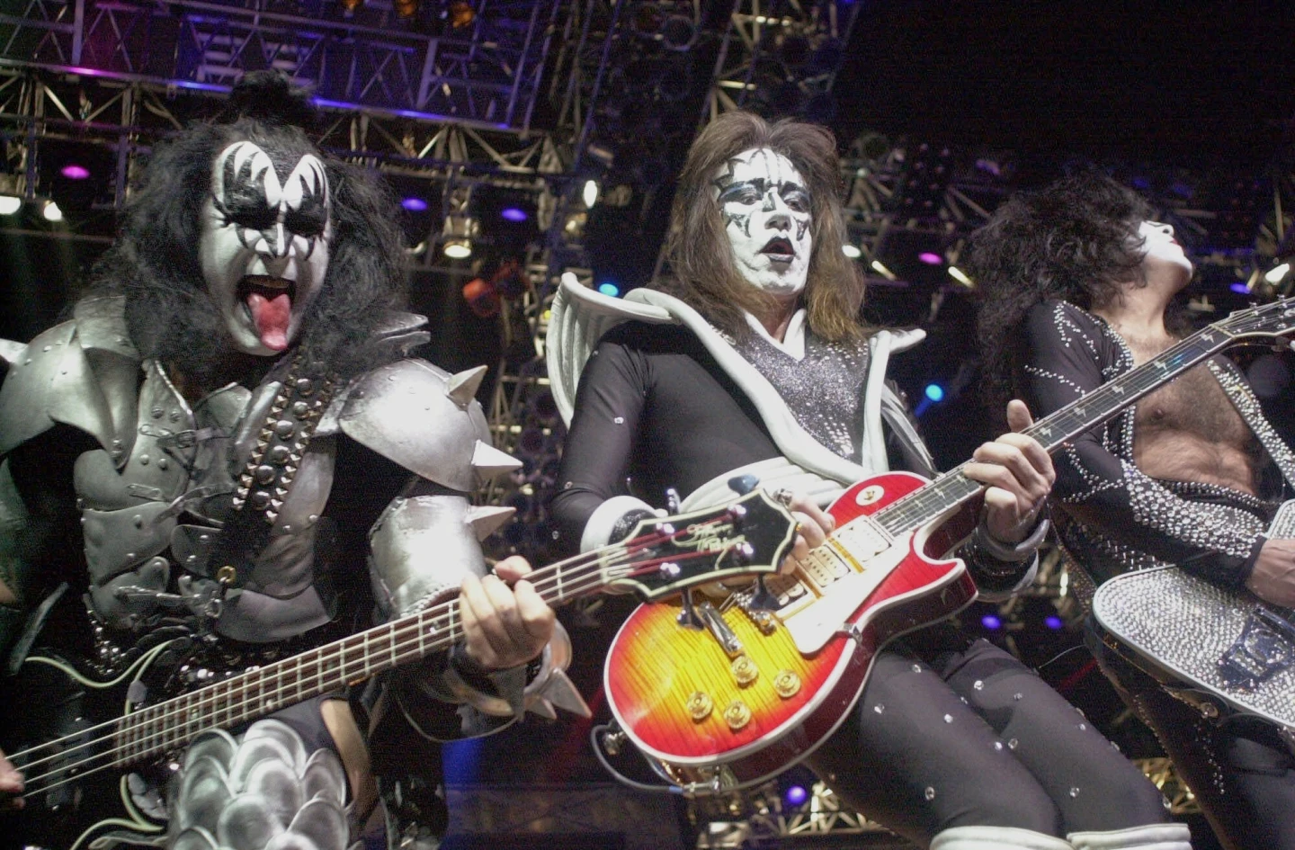 Legendary Kiss Guitarist Ace Frehley Passes Away at 74