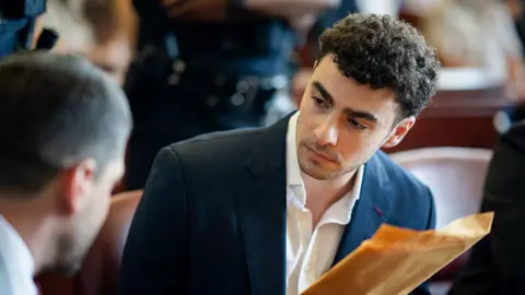 Mangione Pursues Psychiatric Defence as Murder Trial Looms