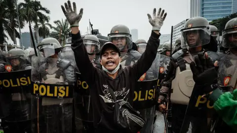 Indonesian Lawmakers Awarded Increased Allowances Amid Public Outcry