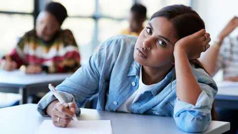 Rupee Slump and Tight Visa Rules Push Indian Students Reassess Overseas Education