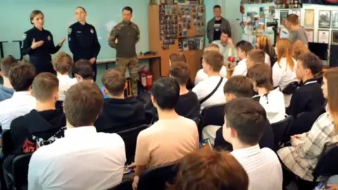 Ukrainian Teens Lured by Russian Agents to Execute Sabotage Attacks