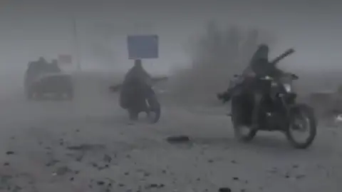 Fog Allows Russian Forces to Advance in Pokrovsk, Ukraine