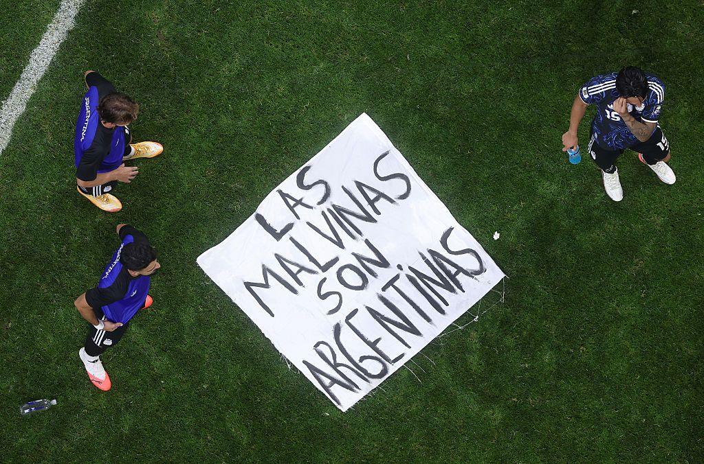 White House Defends Argentinian Team After Falklands Banner Debacle