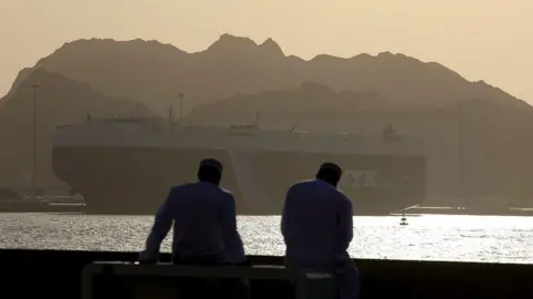 US‑Iran Deal Opens Strait, But Leaves Crucial Issues Unsettled