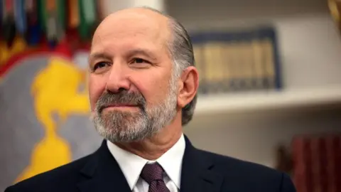 Emails Reveal Commerce Secretary Lutnick's Planned Visit to Epstein's Island