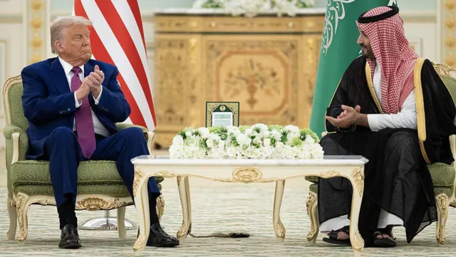 Trump Announces F-35 Fighter Jet Sales to Saudi Arabia Ahead of Crown Prince's Visit