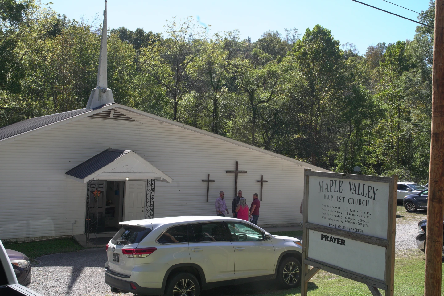 Community Comes Together in Mourning After Deadly Tennessee Explosion