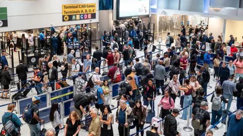 Over 1,400 Flights Cancelled Amid Ongoing U.S. Government Shutdown