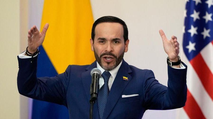 Colombia’s President Loosens Gun Carrying Rules in Bold Move