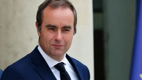 French Prime Minister Sébastien Lecornu Resigns After Brief Tenure