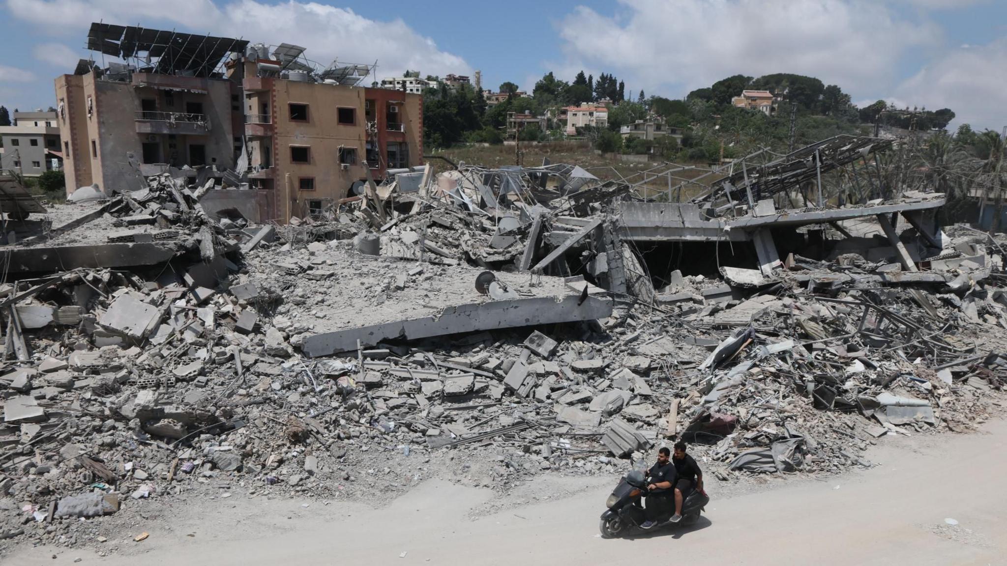 Two Men Killed in Israeli Strike Near Nabatieh Amid Ceasefire Lull