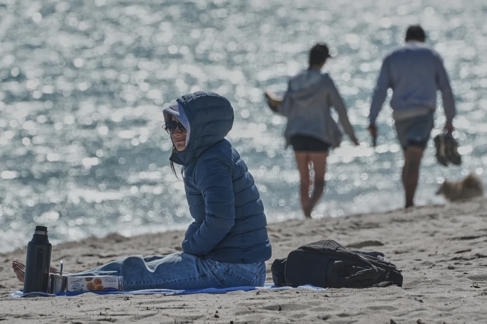 Florida Prepares for Rare Cold Snap Amidst Widespread US Winter Storms