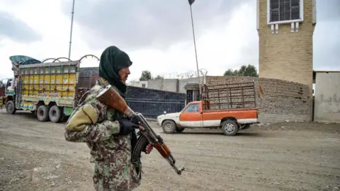 Taliban Confirms Border Attacks on Pakistan Amid Rising Tensions