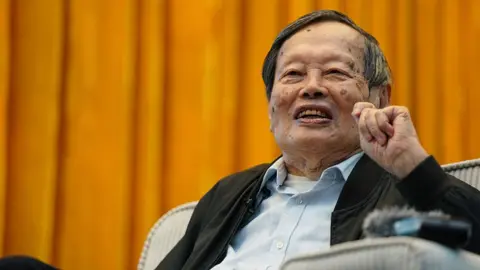 Tributes Pour in for Nobel Laureate Chen Ning Yang, Who Passed Away at 103