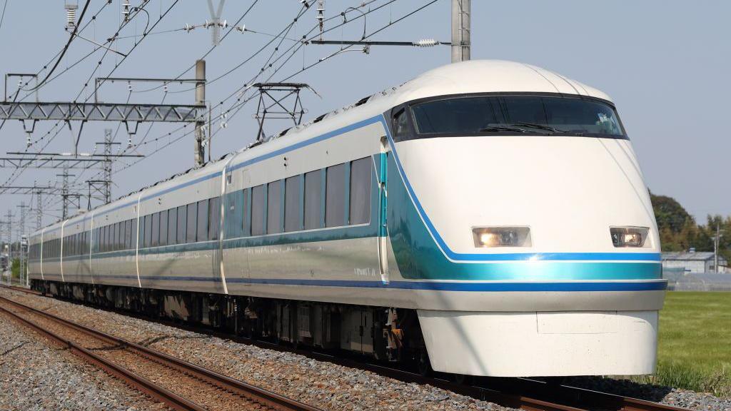 Four Workers Killed After Train Strikes Workers at Shin‑Kanuma Station, Japan