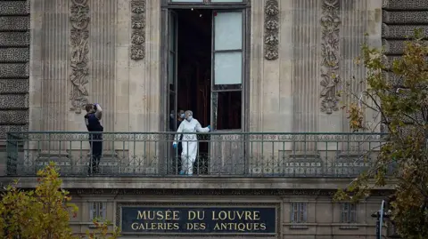 Louvre Heist: Attendant Recalls Moments of Terror as Thieves Strike