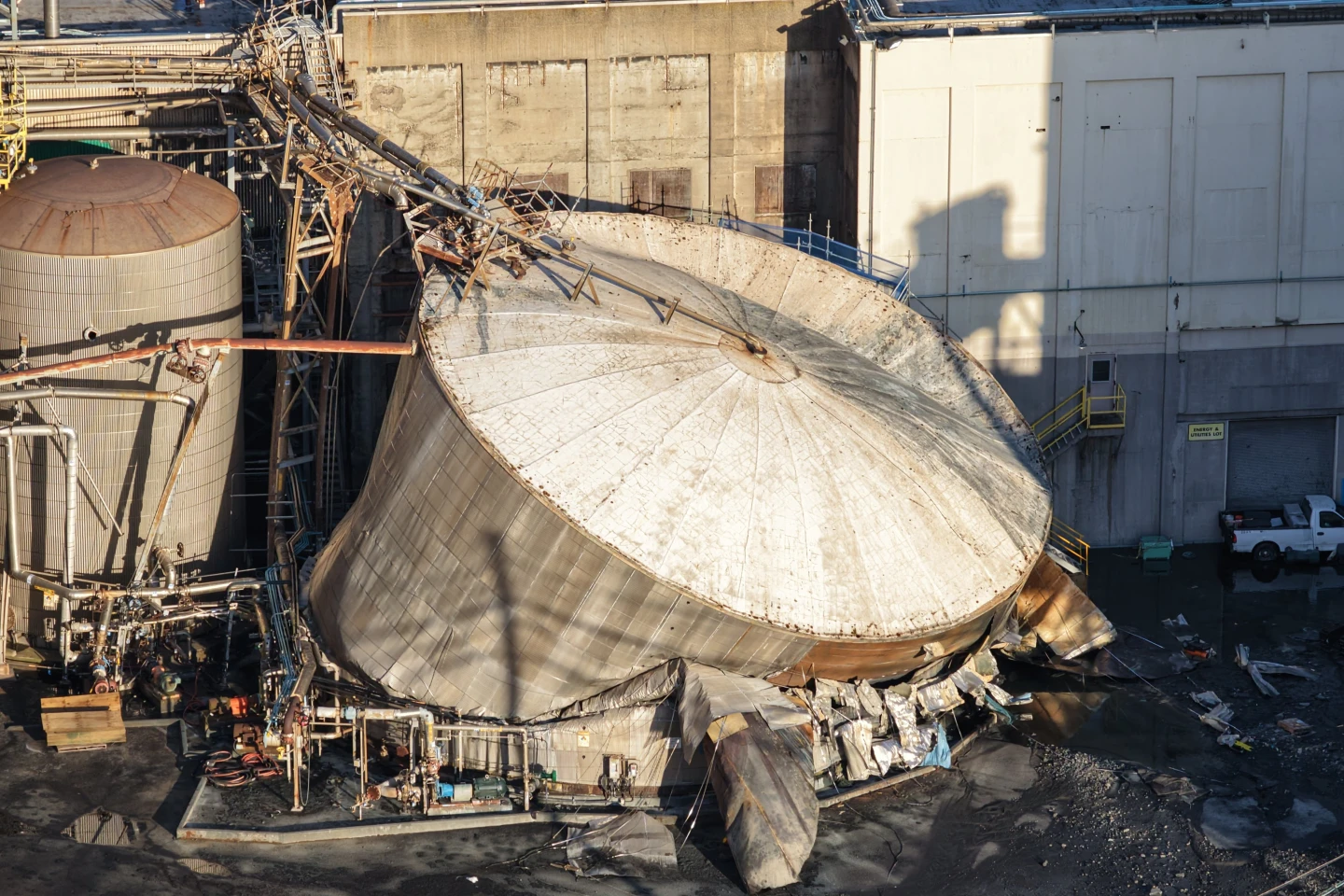 Longview Paper Mill Tank Implosion Leaves Nine Workers Missing, One Confirmed Dead