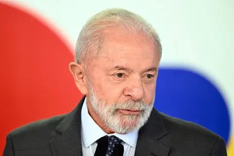 Trump and Lula Hold Positive Discussion Amid Tariff Tensions