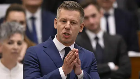 Hungary Parliament Cuts PM Term to 8 Years, Blocking Orbán's Return